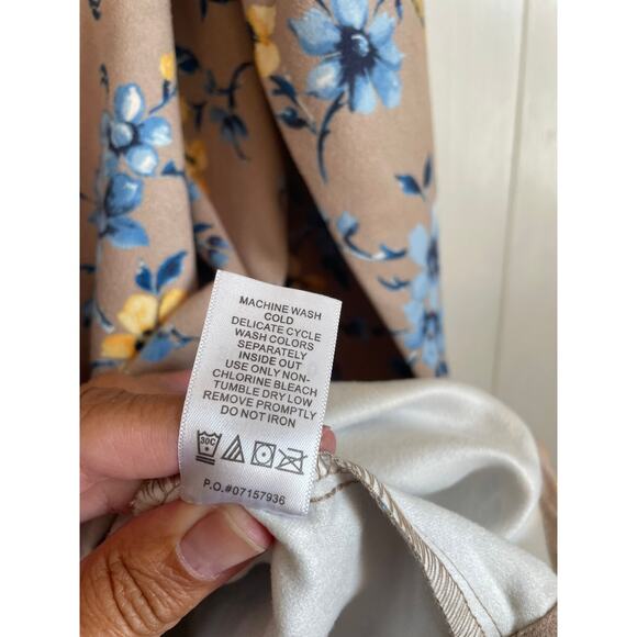 Woman Within button up shirt collar pocket tan blue floral suede feel Size 1X - Picture 9 of 9